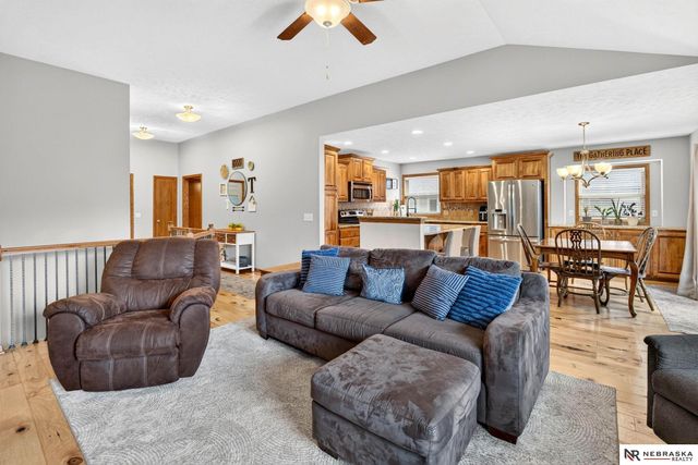19105 Ohio Street, Omaha, NE 68022