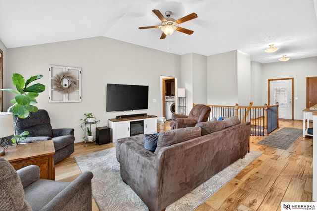 19105 Ohio Street, Omaha, NE 68022