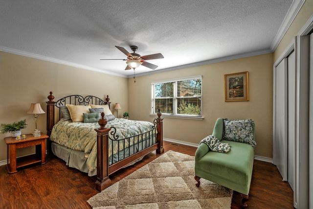 127 W Eagleview Circle, Pottsboro, TX 75076