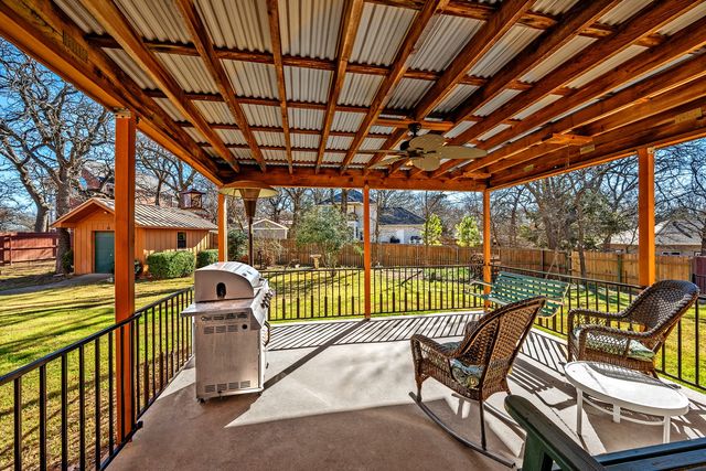 127 W Eagleview Circle, Pottsboro, TX 75076