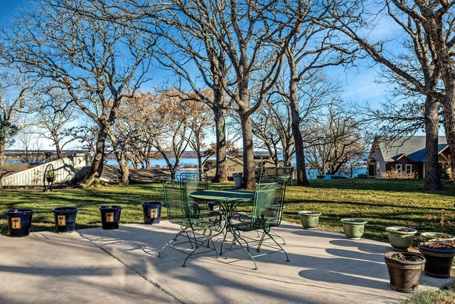 127 W Eagleview Circle, Pottsboro, TX 75076