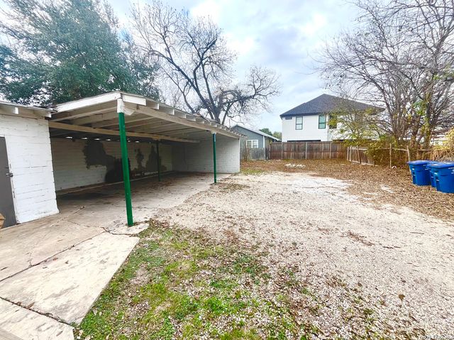 217 Lotus St Apt 4, San Antonio, TX 78210