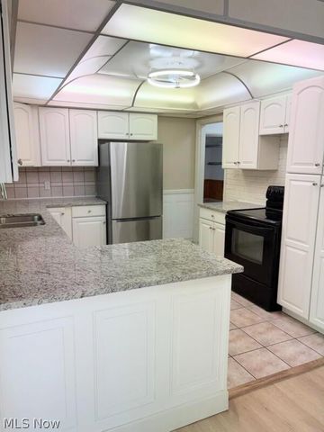 1702 Bears Den Road, Youngstown, OH 44511