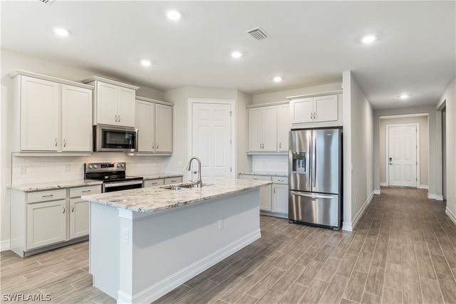 551 Spring Hill Lake LOOP, Cape Coral, FL 33993