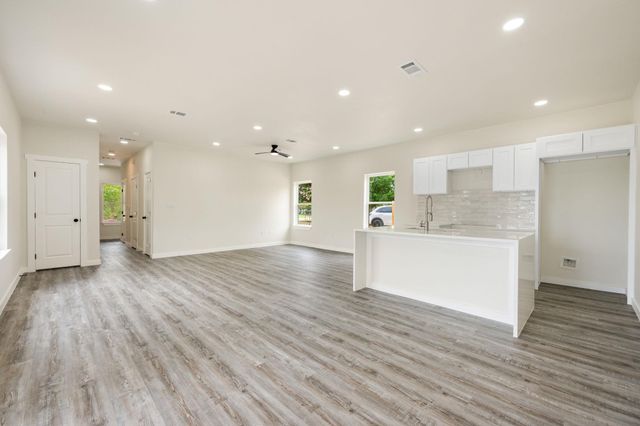 4103 Mountain View DR, Kingsland, TX 78639