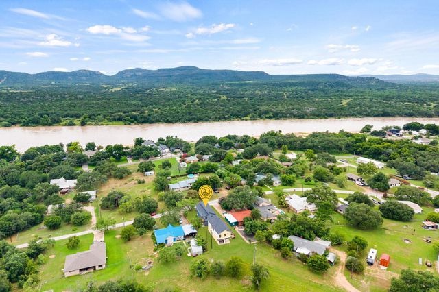 4103 Mountain View DR, Kingsland, TX 78639
