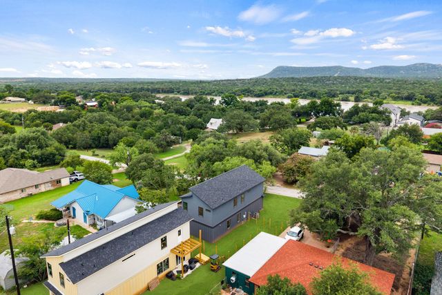 4103 Mountain View DR, Kingsland, TX 78639