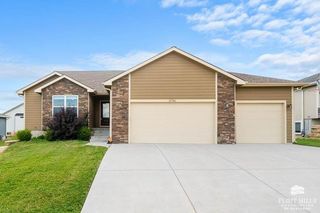 8796 N Kelliann Way, Manhattan, KS 66502