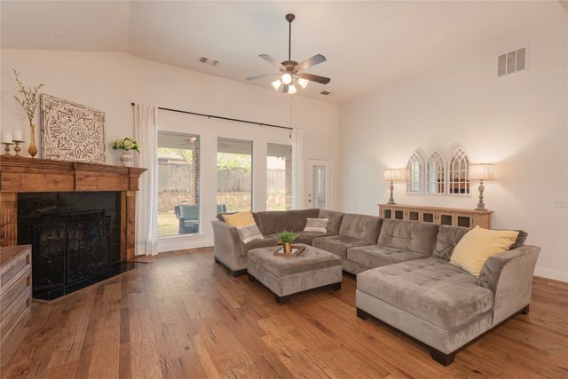 913 Canyon Wren Drive, Mckinney, TX 75071