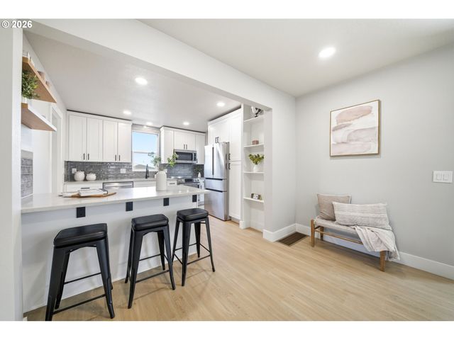 1925 Se SHERRETT St, Portland, OR 97202