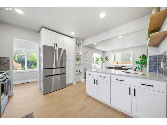 1925 Se SHERRETT St, Portland, OR 97202