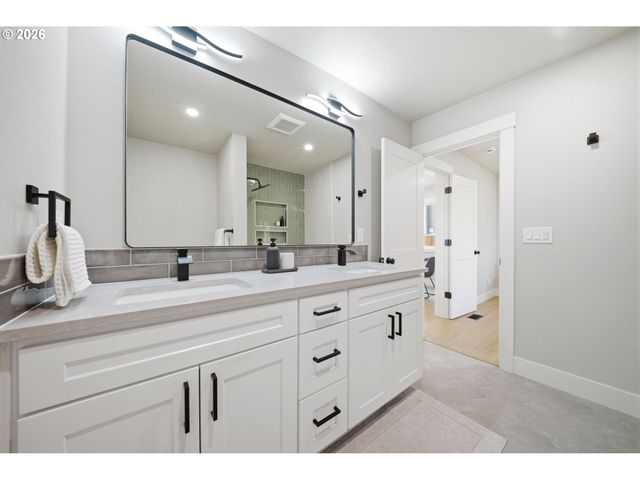 1925 Se SHERRETT St, Portland, OR 97202