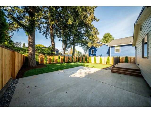 1925 Se SHERRETT St, Portland, OR 97202