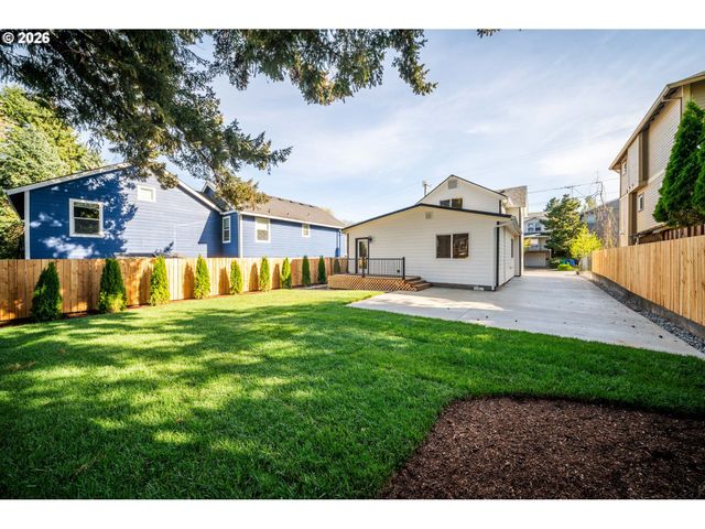 1925 Se SHERRETT St, Portland, OR 97202