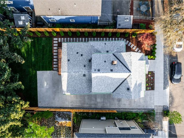 1925 Se SHERRETT St, Portland, OR 97202