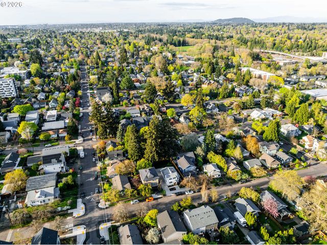 1925 Se SHERRETT St, Portland, OR 97202