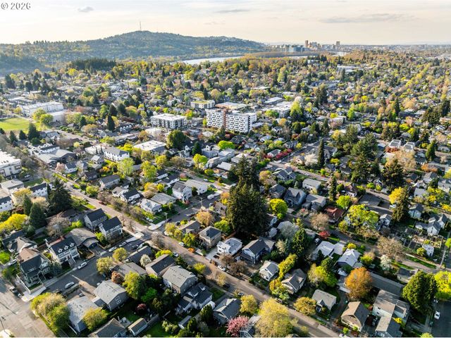 1925 Se SHERRETT St, Portland, OR 97202