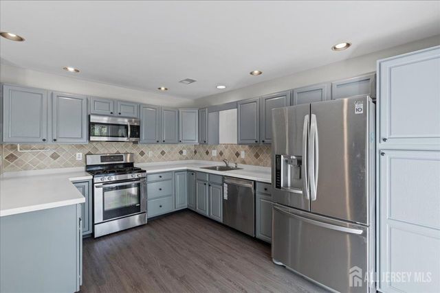 302 Wellington Park Drive, South Brunswick, NJ 08540