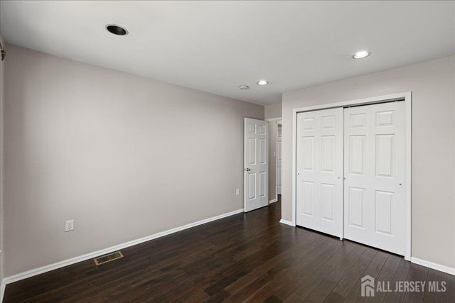 302 Wellington Park Drive, South Brunswick, NJ 08540