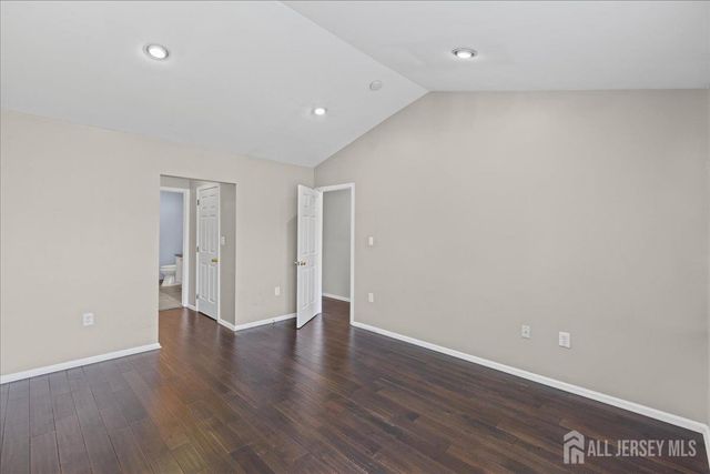 302 Wellington Park Drive, South Brunswick, NJ 08540