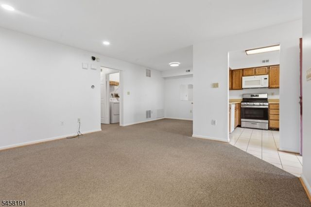 2704 Commons At Kingswood Dr 2704, East Brunswick Twp., NJ 08816