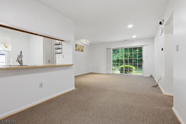 2704 Commons At Kingswood Dr 2704, East Brunswick Twp., NJ 08816