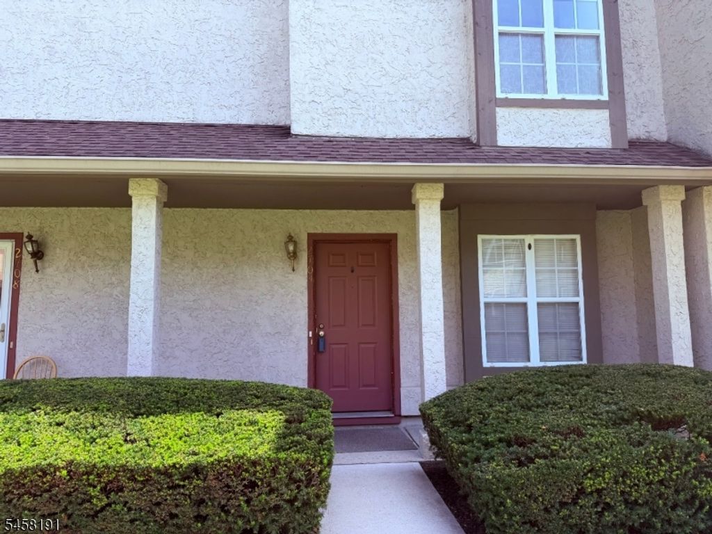 2704 Commons At Kingswood Dr 2704, East Brunswick Twp., NJ 08816