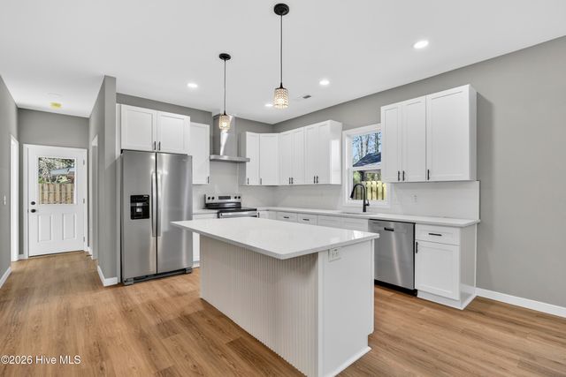 3908 Wilshire Boulevard, Wilmington, NC 28403