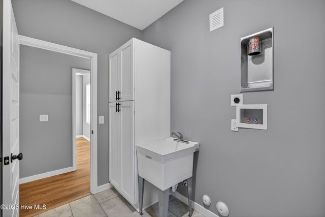 3908 Wilshire Boulevard, Wilmington, NC 28403