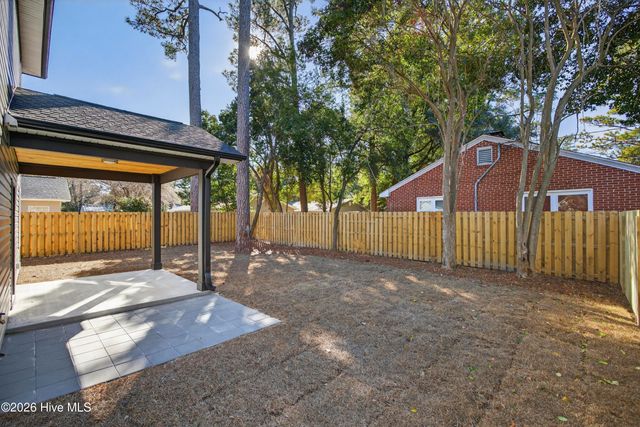 3908 Wilshire Boulevard, Wilmington, NC 28403