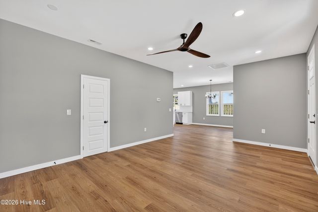 3908 Wilshire Boulevard, Wilmington, NC 28403