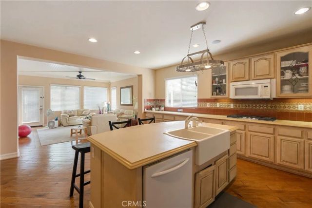 6800 Knightsbridge Court, Eastvale, CA 92880