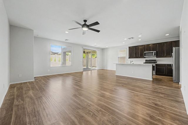 7104 W Spur Drive, Peoria, AZ 85383