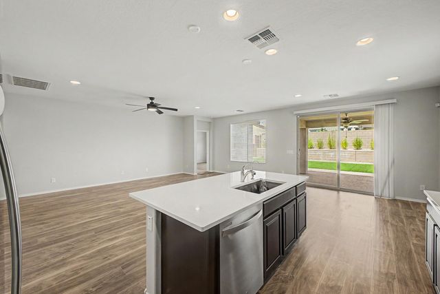 7104 W Spur Drive, Peoria, AZ 85383