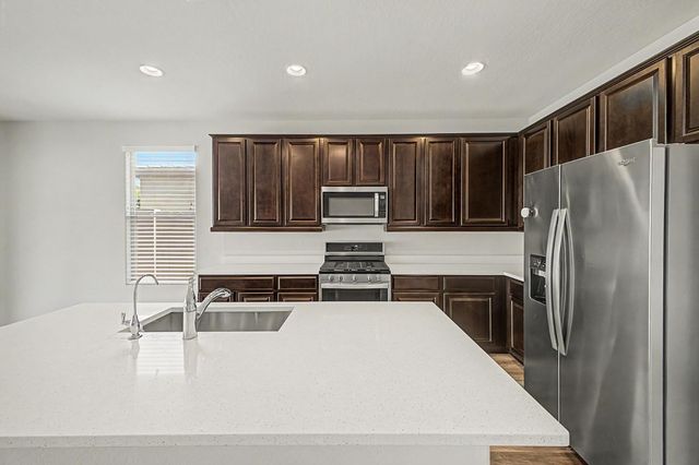 7104 W Spur Drive, Peoria, AZ 85383