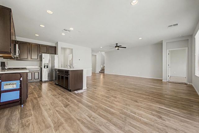 7104 W Spur Drive, Peoria, AZ 85383