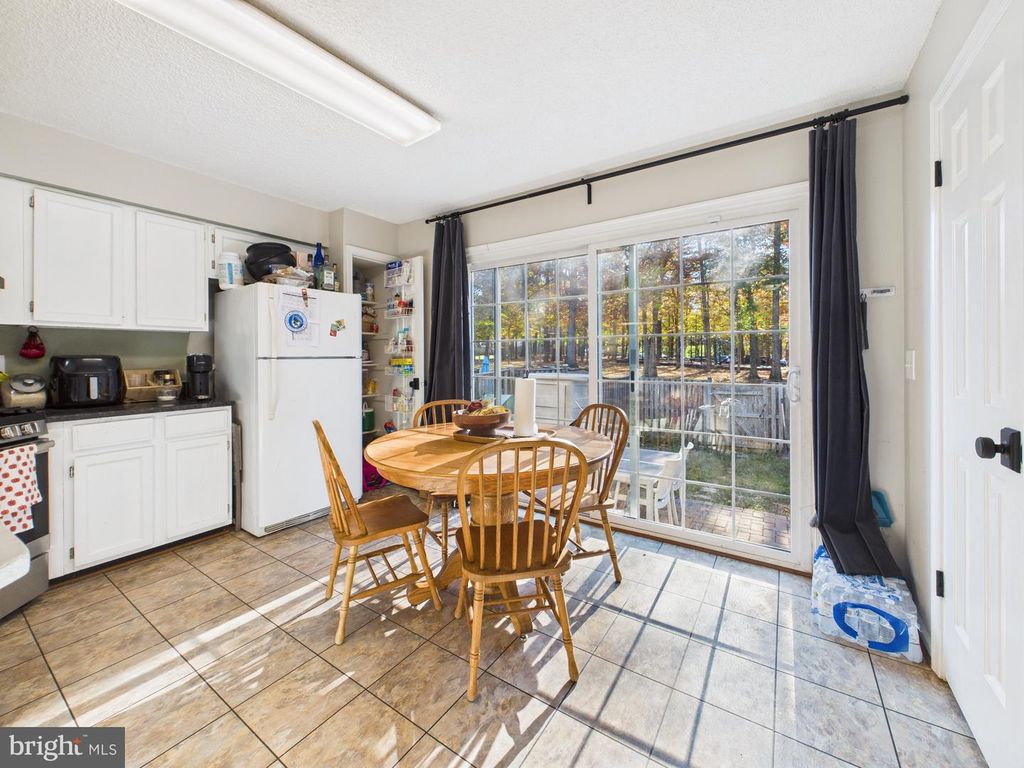 Image 11 of property listing at 14785 GREEN PARK WAY, Centreville, VA 20120