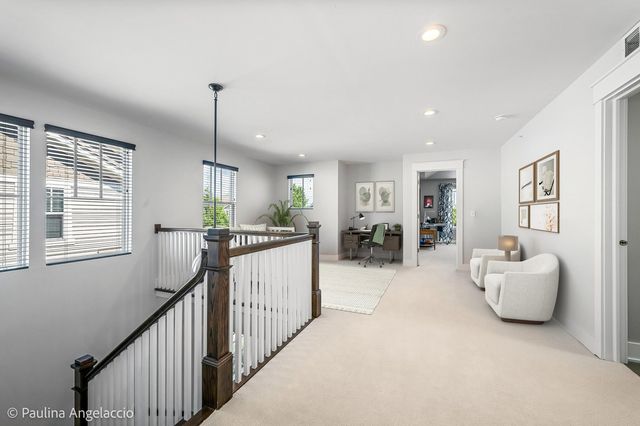 516 Pershing Court, Barrington, IL 60010