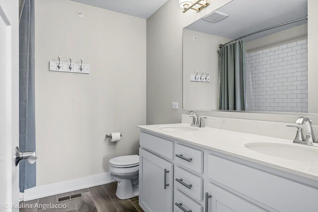 516 Pershing Court, Barrington, IL 60010