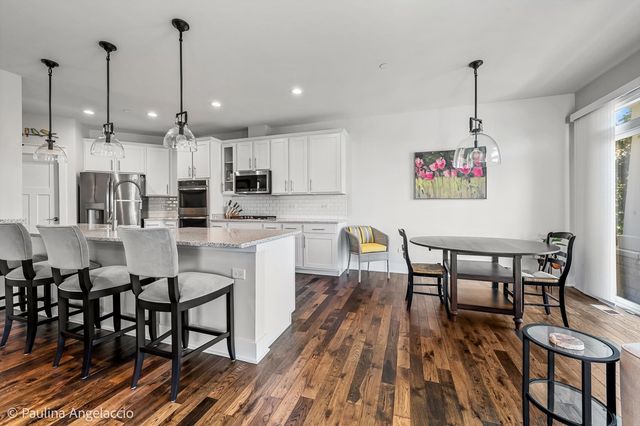516 Pershing Court, Barrington, IL 60010