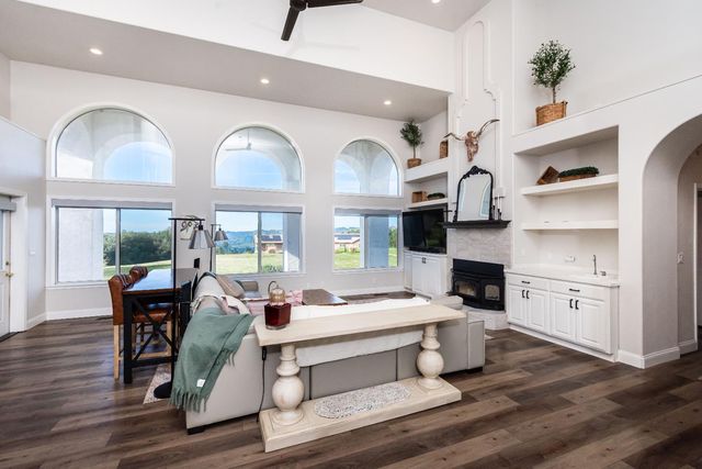 8560 Bar Crest Dr, Placerville, CA 95667