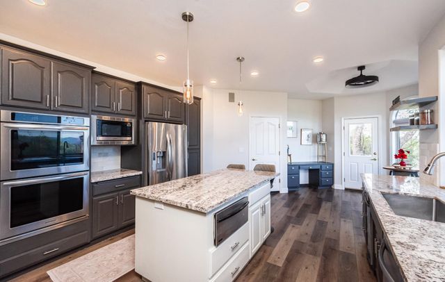 8560 Bar Crest Dr, Placerville, CA 95667