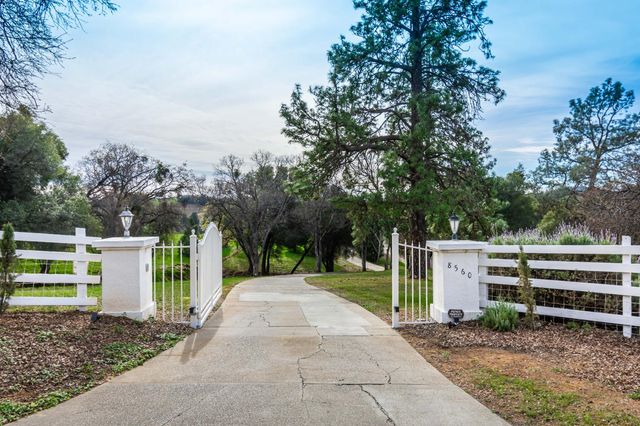8560 Bar Crest Dr, Placerville, CA 95667