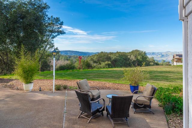 8560 Bar Crest Dr, Placerville, CA 95667