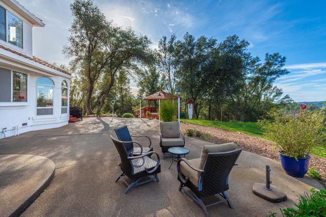 8560 Bar Crest Dr, Placerville, CA 95667