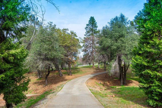 8560 Bar Crest Dr, Placerville, CA 95667