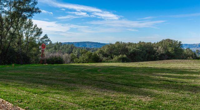 8560 Bar Crest Dr, Placerville, CA 95667