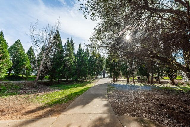 8560 Bar Crest Dr, Placerville, CA 95667