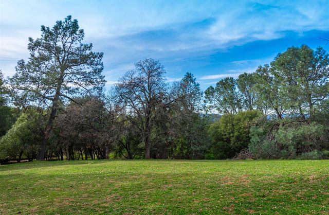 8560 Bar Crest Dr, Placerville, CA 95667