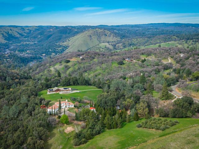 8560 Bar Crest Dr, Placerville, CA 95667